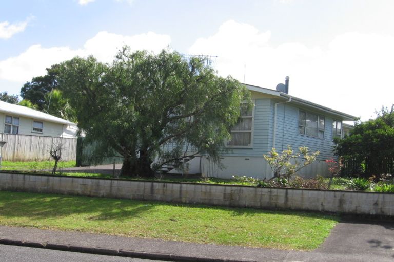 Photo of property in 14 Riverpark Crescent, Henderson, Auckland, 0610