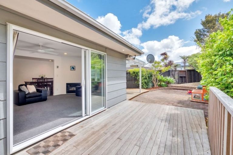 Photo of property in 2/30 Carlisle Road, Browns Bay, Auckland, 0630
