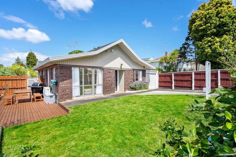 Photo of property in 1/2 Atkinson Avenue, Otahuhu, Auckland, 1062