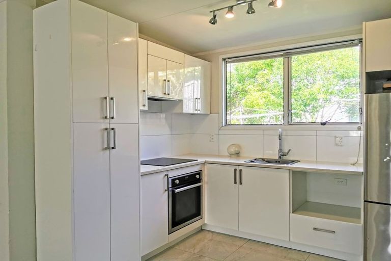 Photo of property in 5/19a Forrest Hill Road, Milford, Auckland, 0620