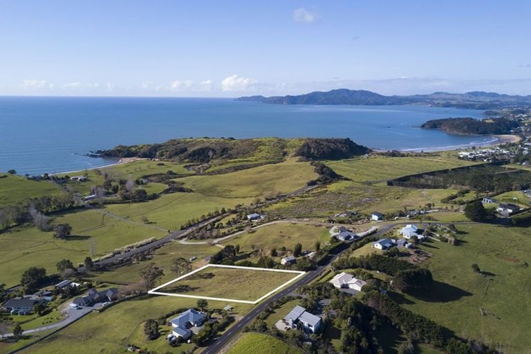 Photo of property in 24 Taipa View Road, Taipa, 0483