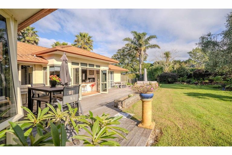 Photo of property in 28 Edkins Road, Kerikeri, 0230