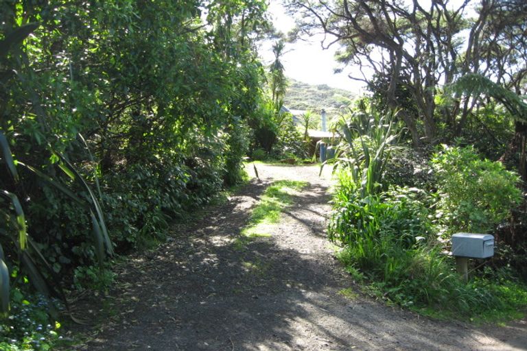 Photo of property in 29 Tasman View Road, Te Henga / Bethells Beach, Henderson, 0781