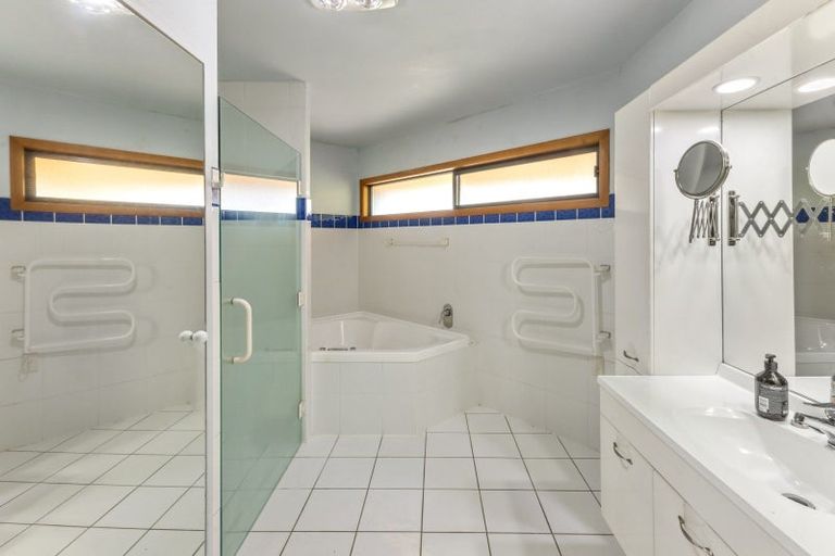 Photo of property in 24 Access Heights, Kerikeri, 0230