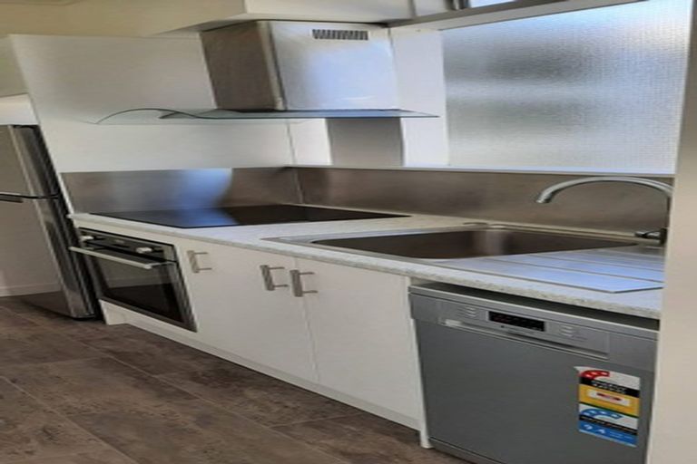 Photo of property in Embassy Court, 72 Brougham Street, Mount Victoria, Wellington, 6011