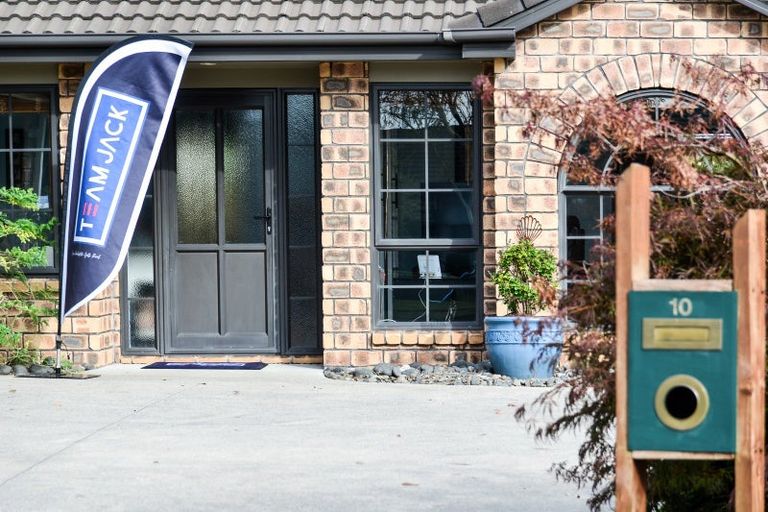 Photo of property in 10 Wakefield Place, Rototuna North, Hamilton, 3210