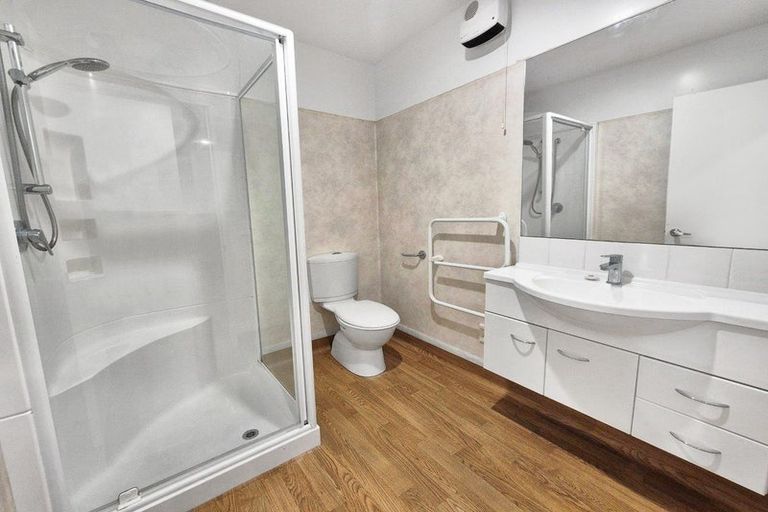 Photo of property in 17d Athol Terrace, Upper Riccarton, Christchurch, 8041