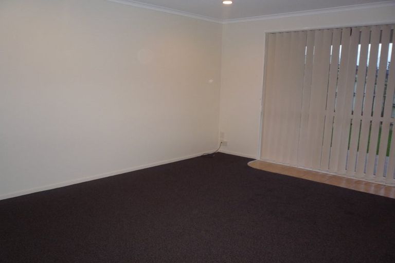 Photo of property in 8 Frederick Reece Drive, The Gardens, Auckland, 2105