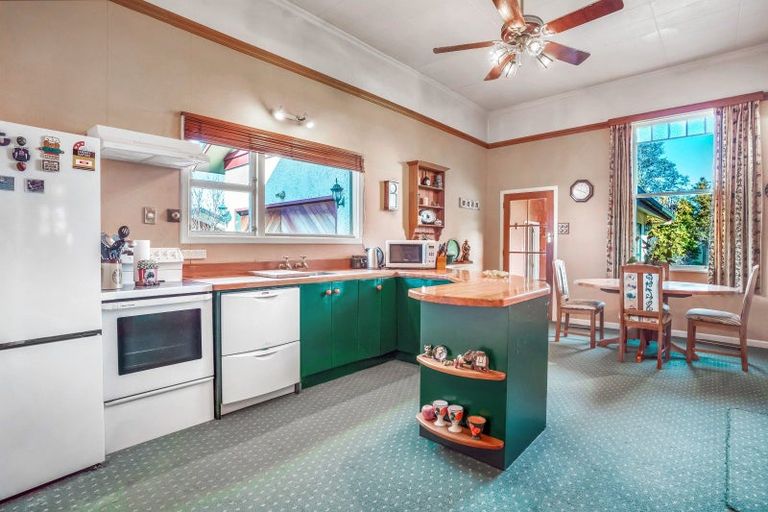 Photo of property in 134 Park Street, Winton, 9720