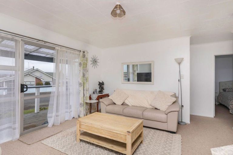 Photo of property in 8 Mccallum Street, Dannevirke, 4930