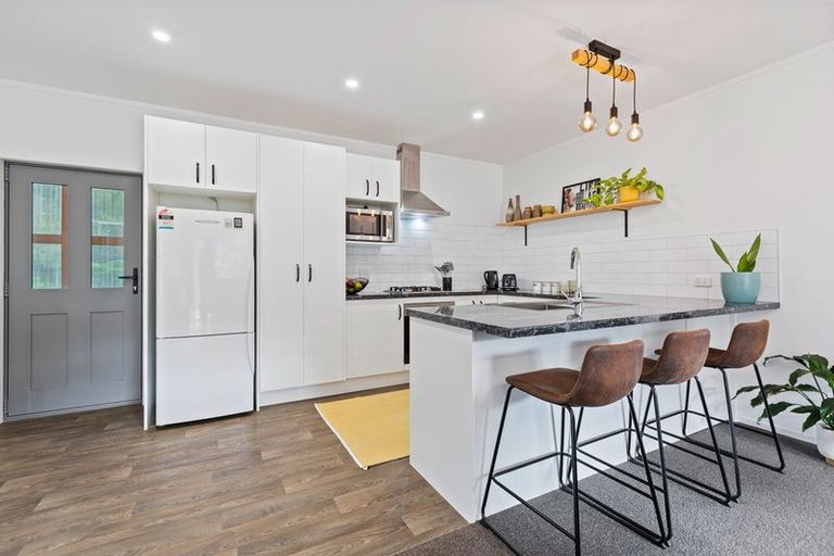 Photo of property in 6 Whenu Way, Bell Block, New Plymouth, 4312