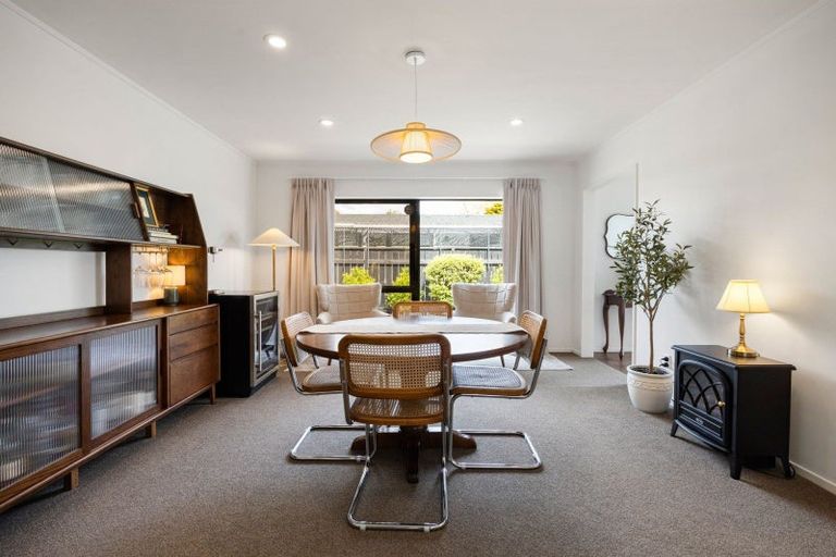 Photo of property in 111 Hall Street, Cambridge, 3434
