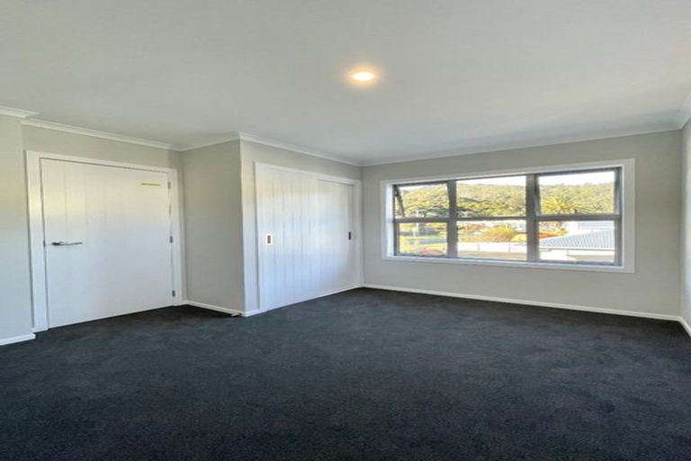 Photo of property in 4b Horoeka Street, Stokes Valley, Lower Hutt, 5019