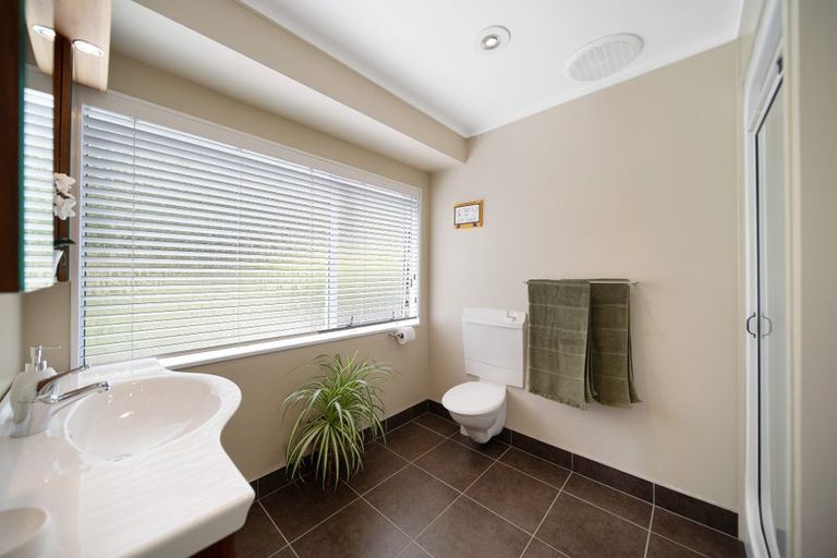 Photo of property in 39 Ohiwa Road, Papakura, 2582