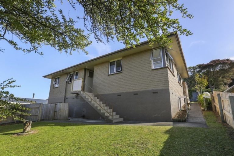 Photo of property in 7 Oawai Place, Marfell, New Plymouth, 4310