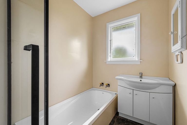 Photo of property in 66 Pembroke Street, Avondale, Christchurch, 8061