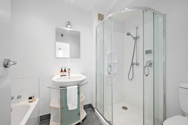 Photo of property in 127 Homebush Road, Khandallah, Wellington, 6035