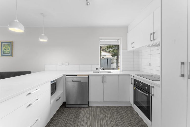 Photo of property in 7 Phoenix Place, Papatoetoe, Auckland, 2025