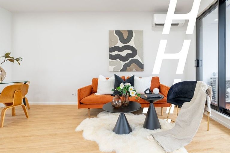 Photo of property in 6/2 Flaunty Place, West Harbour, Auckland, 0618