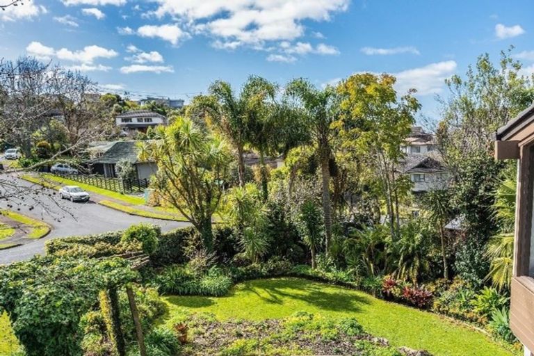 Photo of property in 18 Amante Crescent, Mairangi Bay, Auckland, 0630
