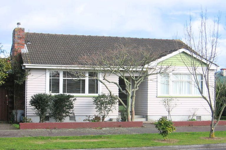 Photo of property in 6 Ihle Street, Terrace End, Palmerston North, 4410