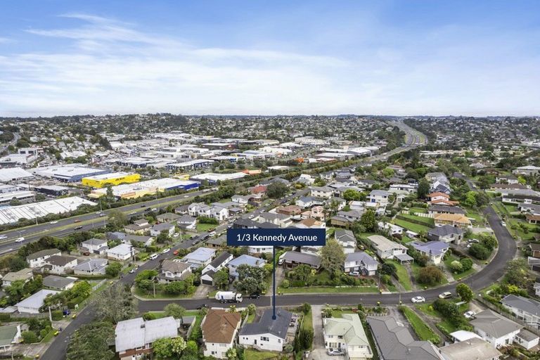 Photo of property in 1/3 Kennedy Avenue, Forrest Hill, Auckland, 0620