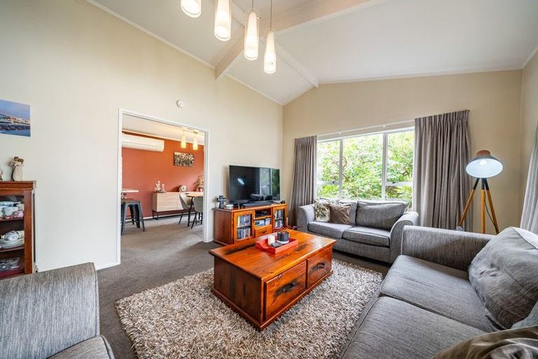 Photo of property in 36 Larchmont Grove, Totara Park, Upper Hutt, 5018