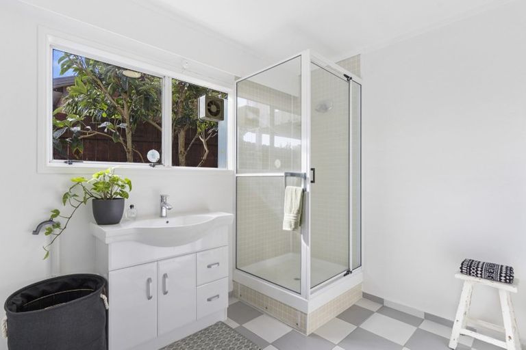 Photo of property in 90 Seabrook Avenue, New Lynn, Auckland, 0600