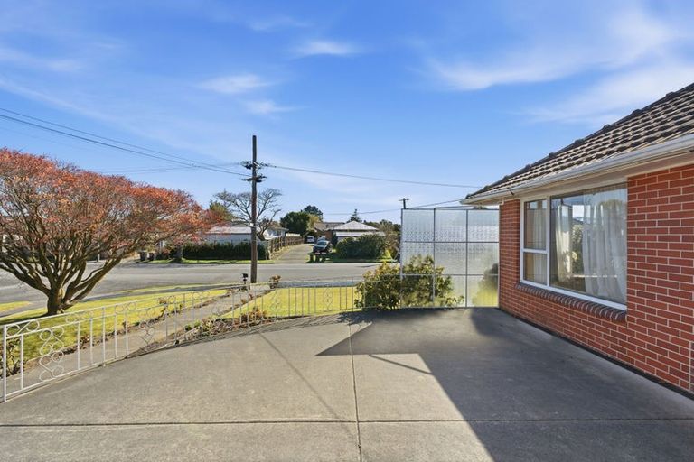 Photo of property in 33 Staveley Street, Avonhead, Christchurch, 8042