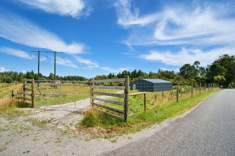 Photo of property in 130 Powerhouse Road, Fairdown, Westport, 7891