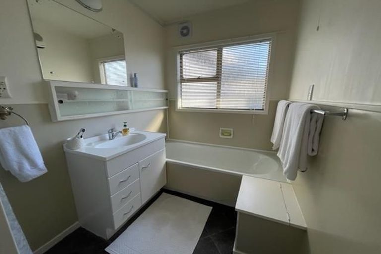 Photo of property in 2/3 Rahopara Street, Castor Bay, Auckland, 0620