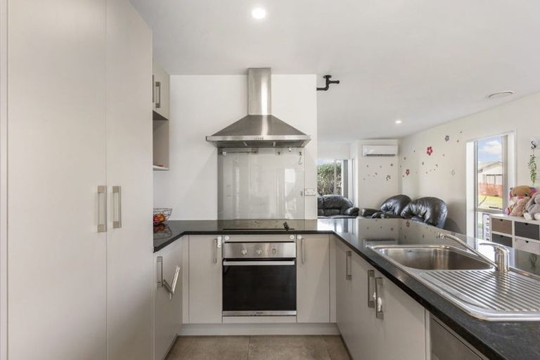 Photo of property in 1/26 Hollowout Street, Takanini, 2112