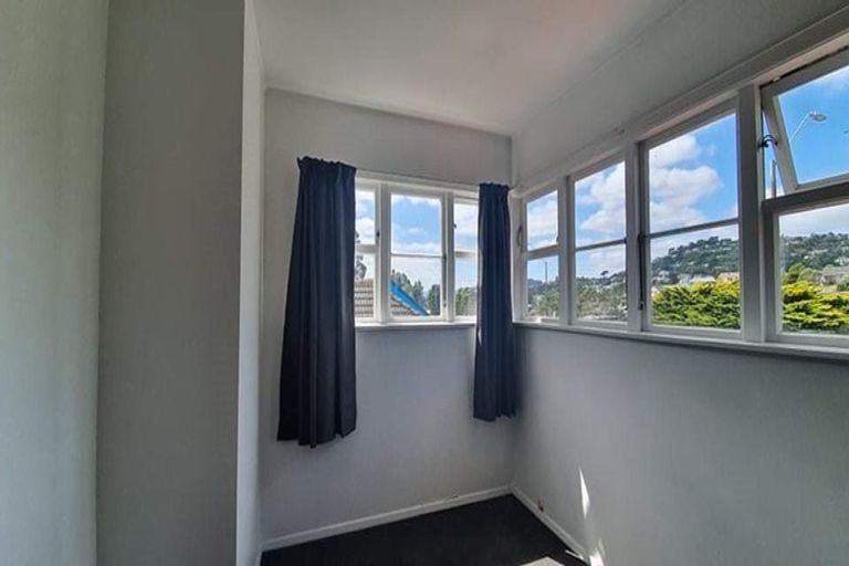 Photo of property in 106 Moorefield Road, Johnsonville, Wellington, 6037