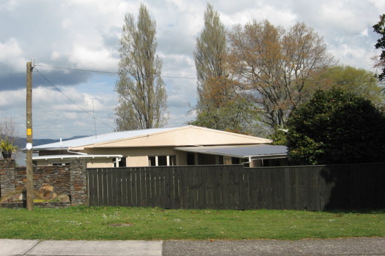Photo of property in 153 Kawaha Point Road, Kawaha Point, Rotorua, 3010