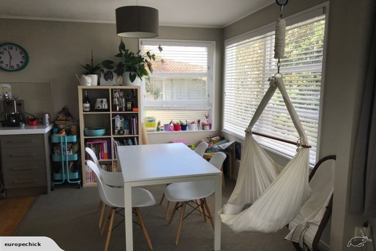 Photo of property in 52 Juniper Road, Sunnynook, Auckland, 0620