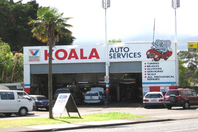 Photo of property in 125 Godley Road, Green Bay, Auckland, 0604