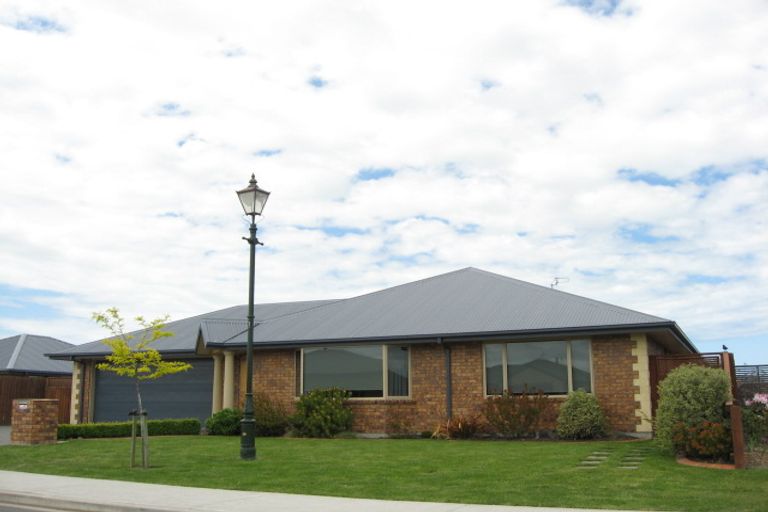 Photo of property in 19 Rowse Street, Rangiora, 7400