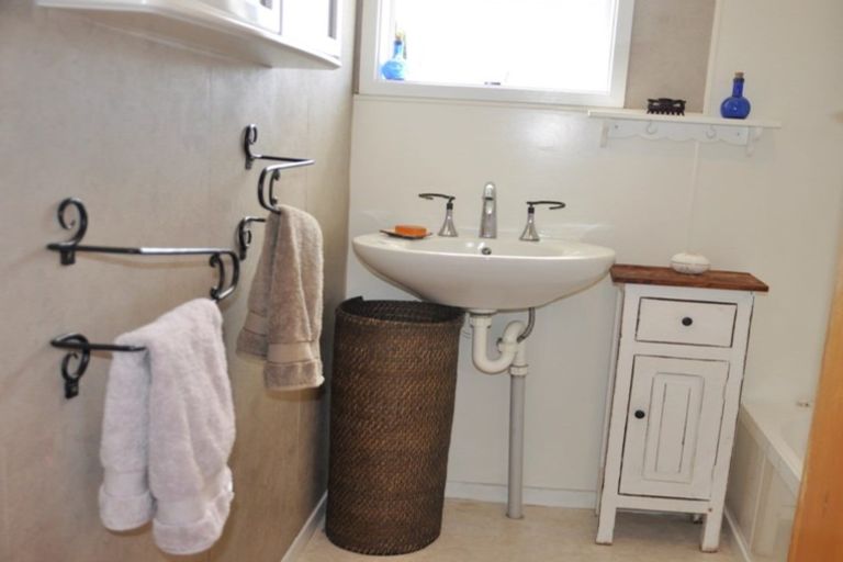 Photo of property in 19 Mariner Cove Road, Tinopai, Matakohe, 0593