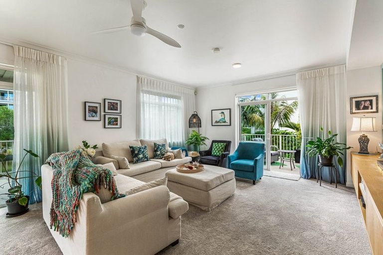 Photo of property in 19 Parkside Drive, Orewa, 0931