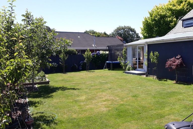 Photo of property in 37 Roydvale Avenue, Burnside, Christchurch, 8042