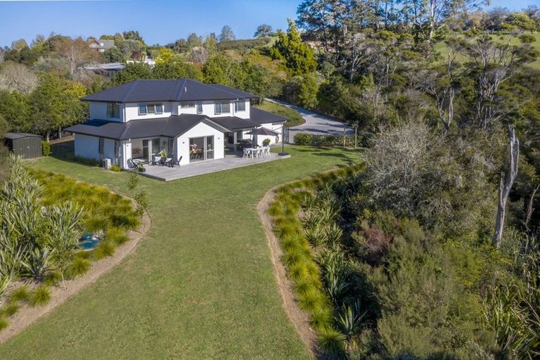 Photo of property in 23 Brownhill Road, Whitford, Manurewa, 2576