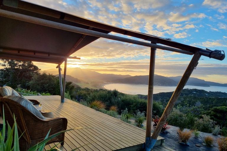 Photo of property in 867 Tuateawa Road, Waikawau, Coromandel, 3584