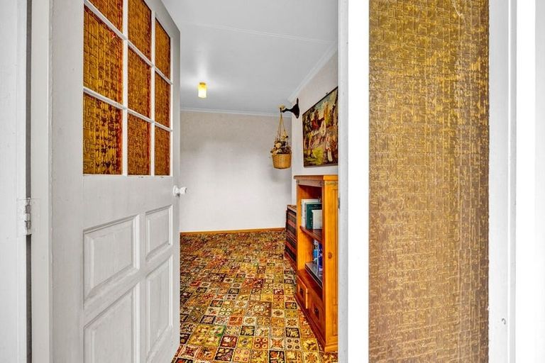 Photo of property in 84 Domett Street, Opunake, 4616