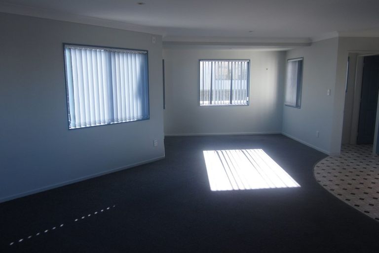 Photo of property in 30a Bowes Crescent, Strathmore Park, Wellington, 6022