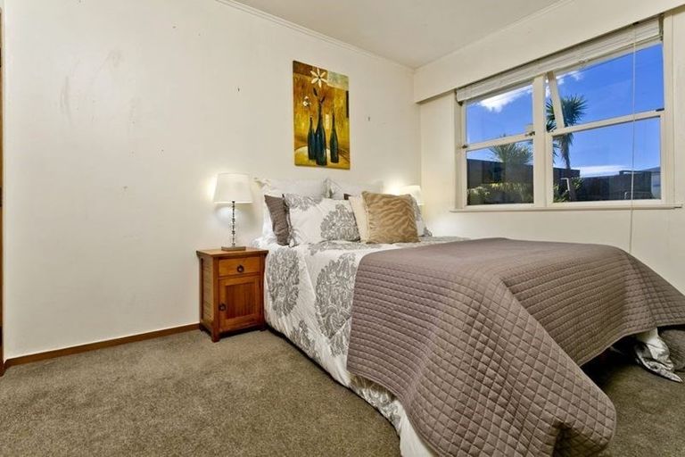 Photo of property in 51 Sycamore Drive, Sunnynook, Auckland, 0620