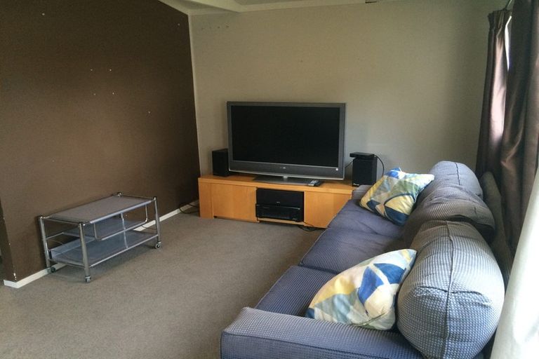 Photo of property in 13 Taioma Crescent, Te Atatu Peninsula, Auckland, 0610