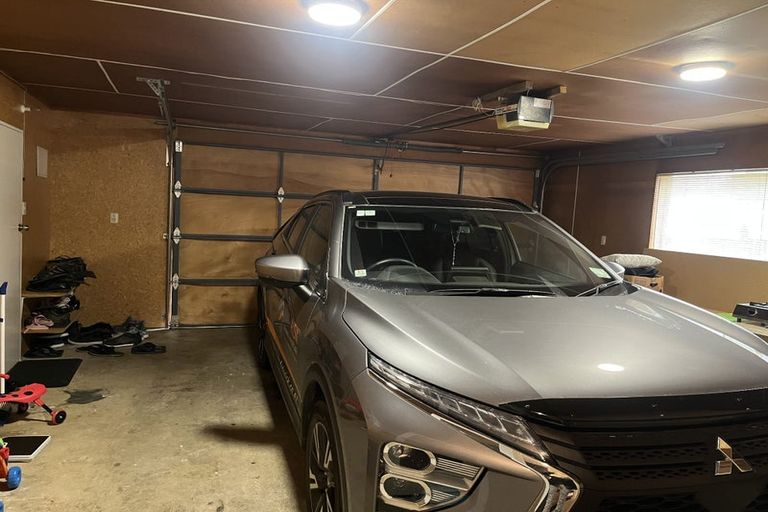 Photo of property in 6 Caulfield Place, Awapuni, Palmerston North, 4412