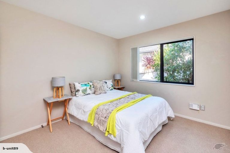 Photo of property in 16 Cityview Place, Massey, Auckland, 0614