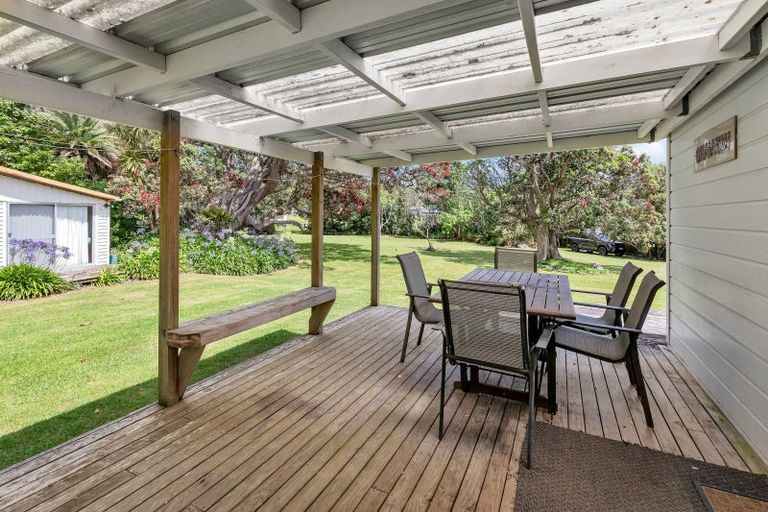 Photo of property in 121 Ohawini Road, Oakura, Hikurangi, 0184