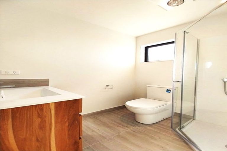 Photo of property in 10/116 Colwill Road, Massey, Auckland, 0614